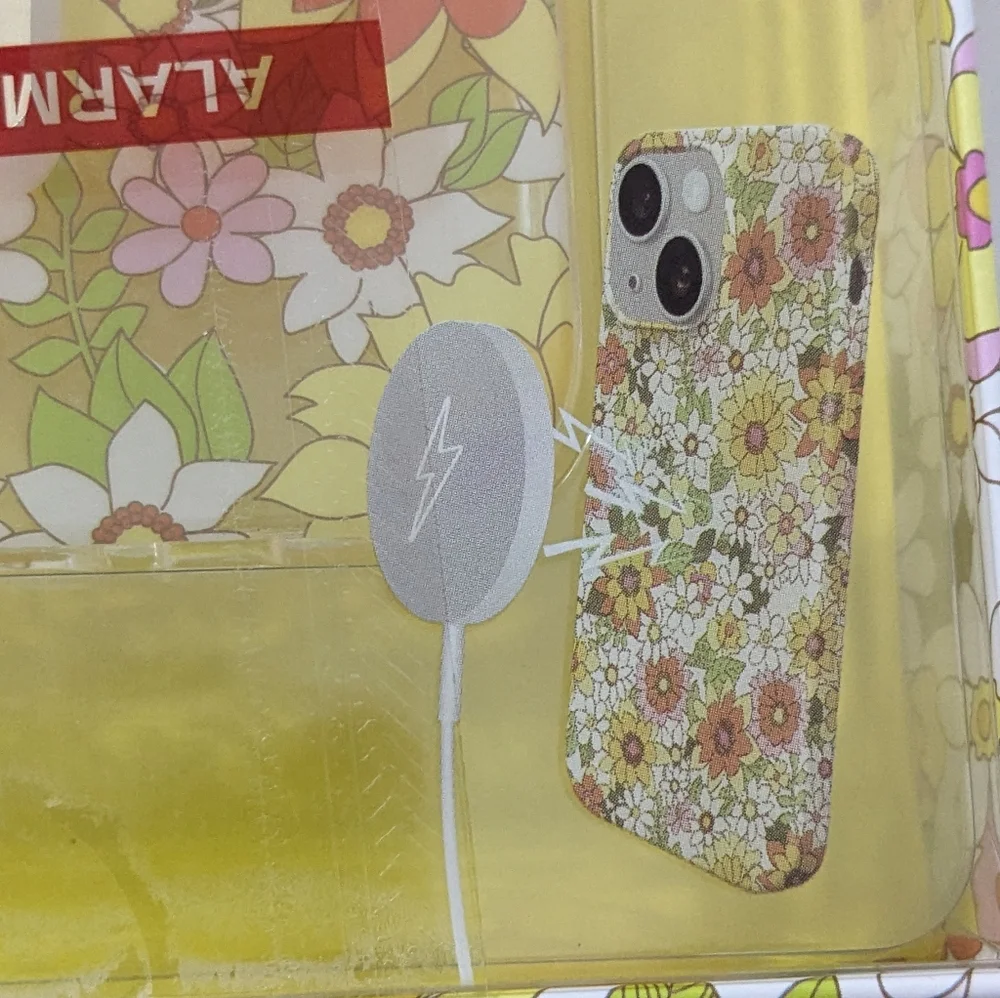 XO Poppy Floral iPhone 15/14/13 Case Magsafe Compatible Daisy Print, NEW